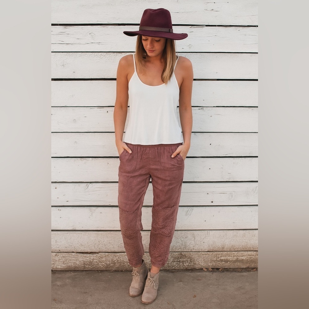 Pretty Angel Pink Linen/Poly/Cotton Lace Pants - NWT Size S